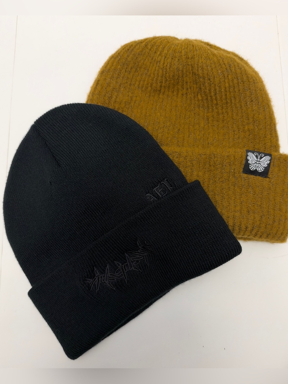 Alt indie beanie bundle: Abigail E. Penner barbed wire + Girrlscout gold mustard